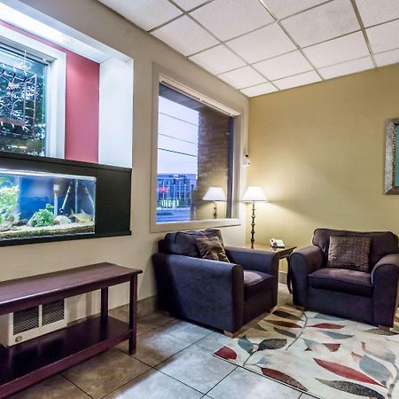 Days Inn By Wyndham Eugene Downtown/University Екстериор снимка