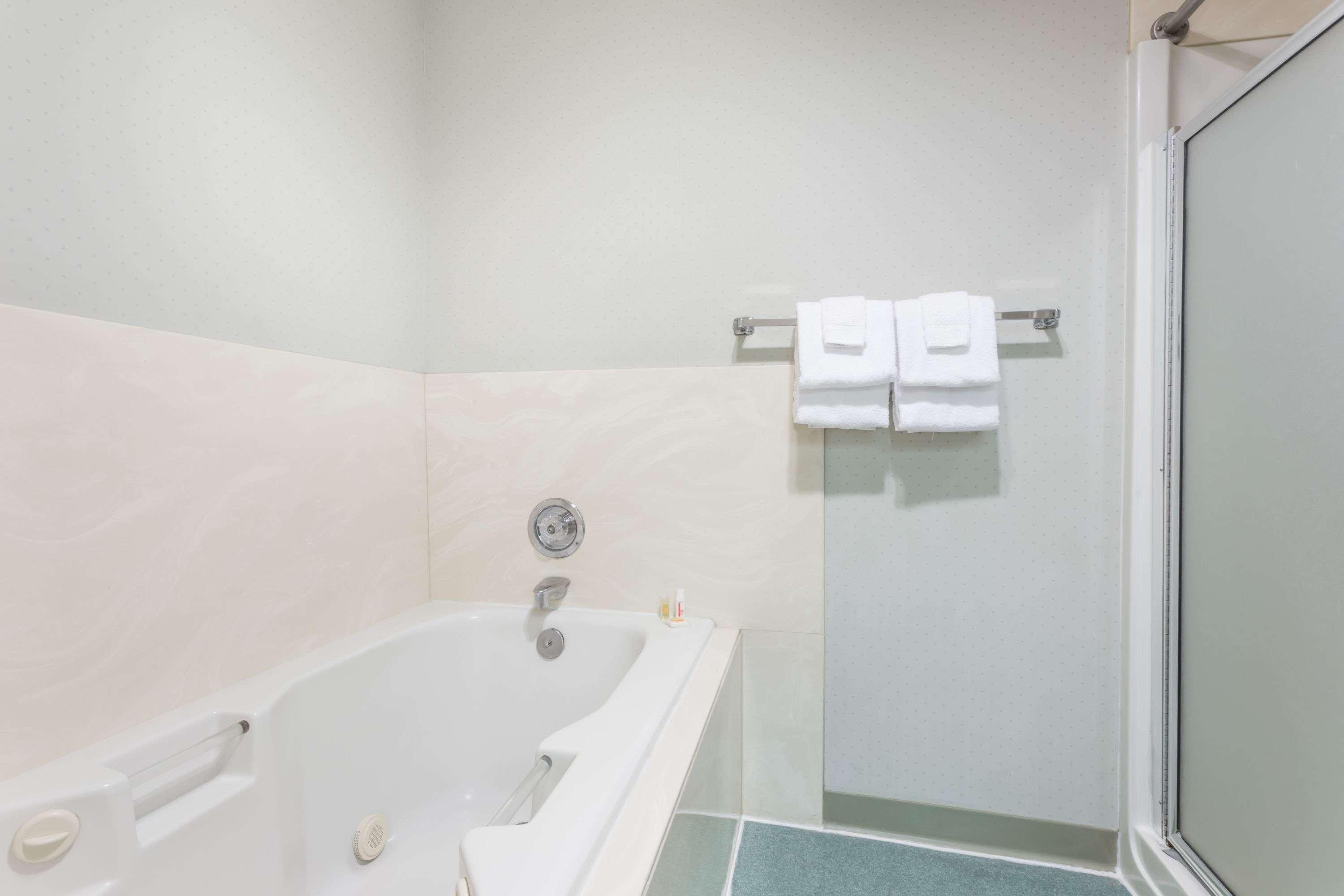 Days Inn By Wyndham Eugene Downtown/University Екстериор снимка