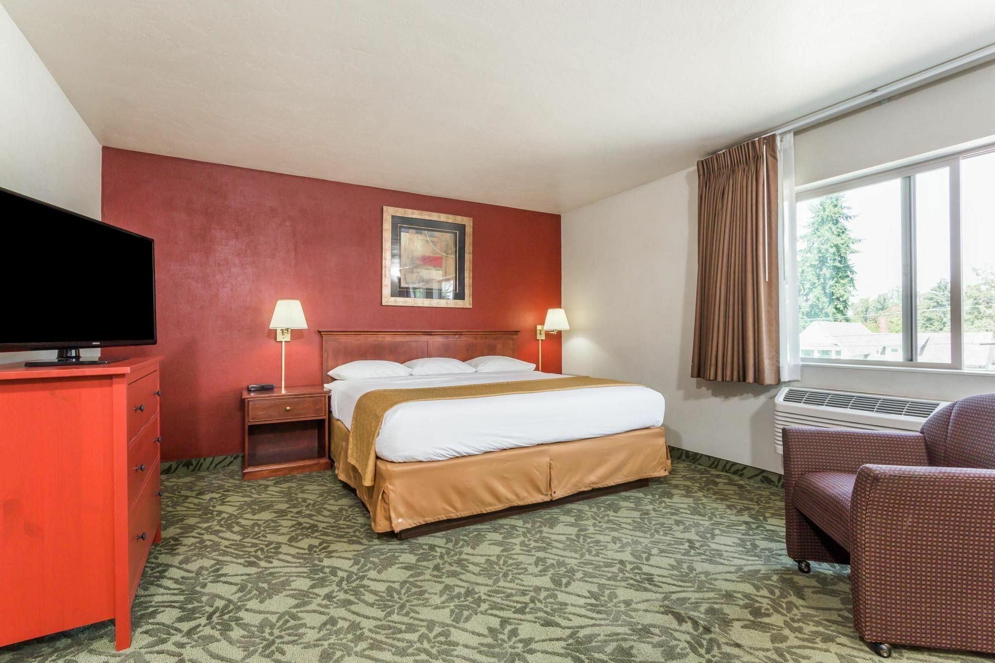 Days Inn By Wyndham Eugene Downtown/University Екстериор снимка